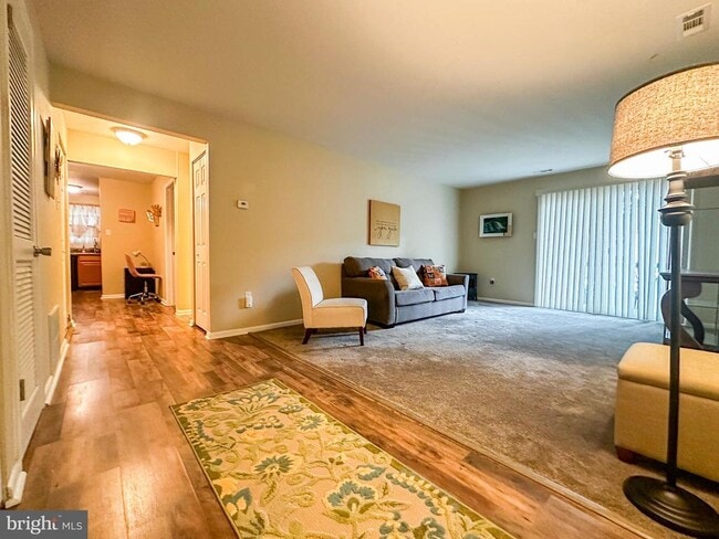 Building Photo - 15 Scotch Pine Dr