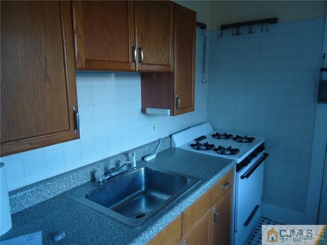 Foto del edificio - 37 Highland Ave