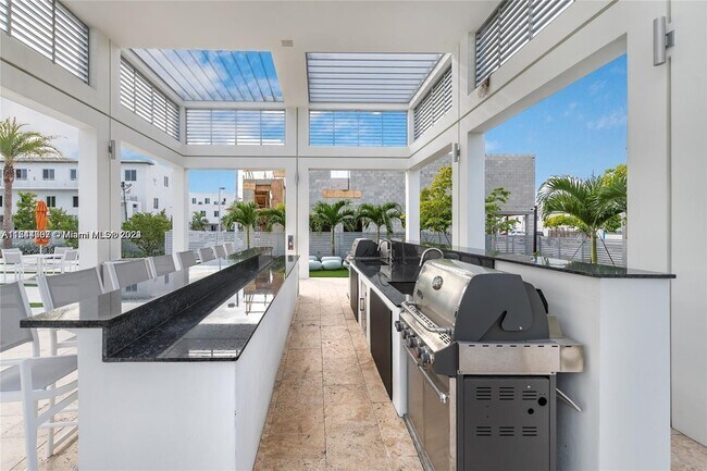 Foto del edificio - 6416 NW 105th Pl