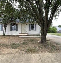 Building Photo - 203 Maple Leaf Ln