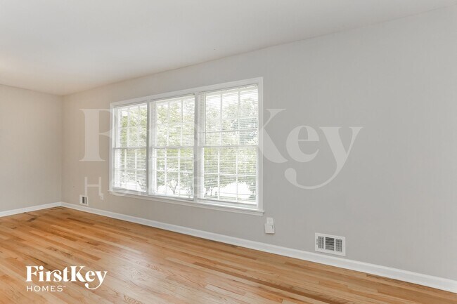 Foto del edificio - 1860 Gherry Dr