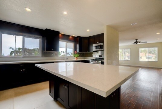 Building Photo - 547 Westbourne St