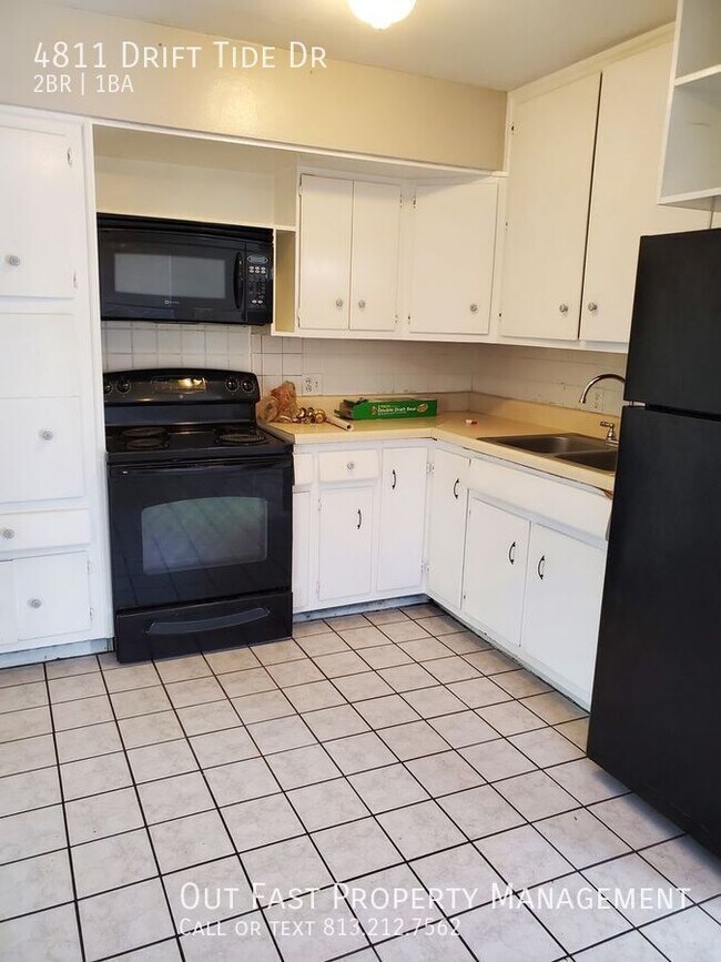 Building Photo - Homey 2-Bedroom Retreat in Grove Park, New...