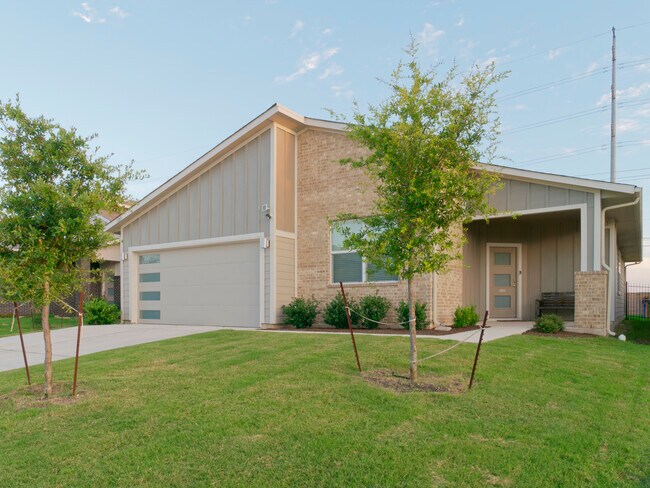 Building Photo - 3105 Armidale Dr