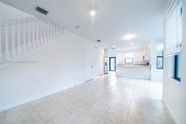 Building Photo - 1928 SW 5th Blvd