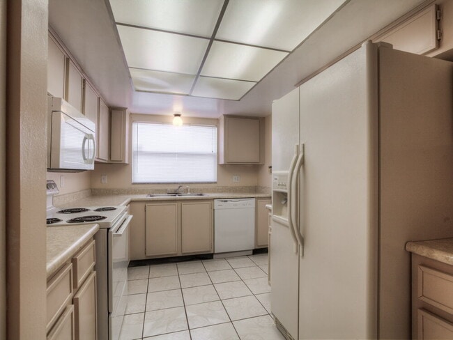 Building Photo - 12834 Illinois Woods Ln