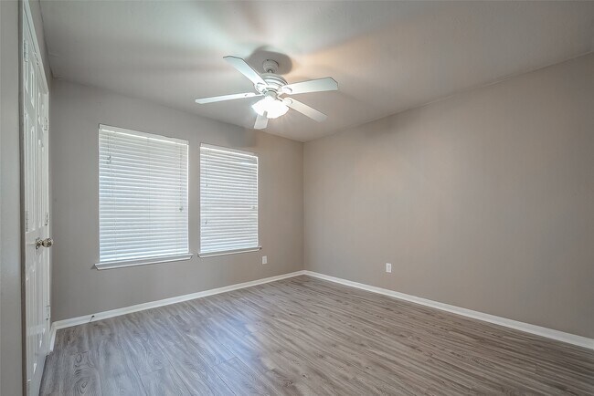 Building Photo - 2118 Long Trail Path Ct