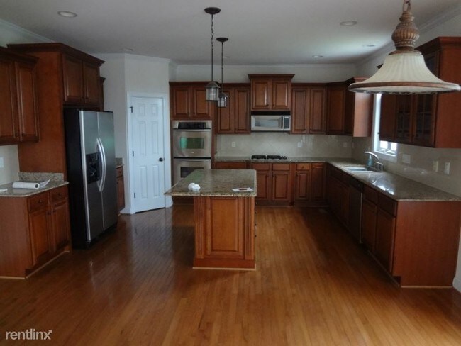 Building Photo - 6 br, 6 bath House - 3007 COVE VIEW LANE