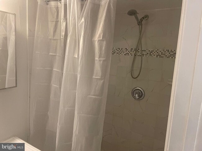 Foto del edificio - 7140 Harrison Ln