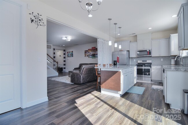 Building Photo - 9245 Glenburn Ln