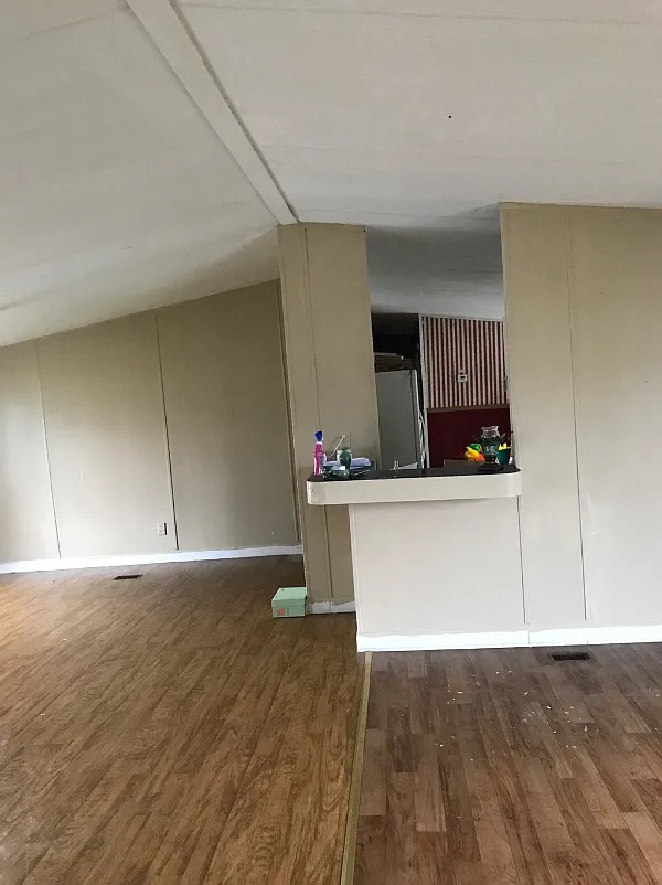 Building Photo - 3 Bedroom 2 bathroom