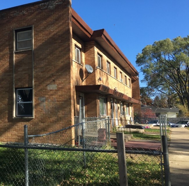 Building Photo - 1435 Hervey Ave