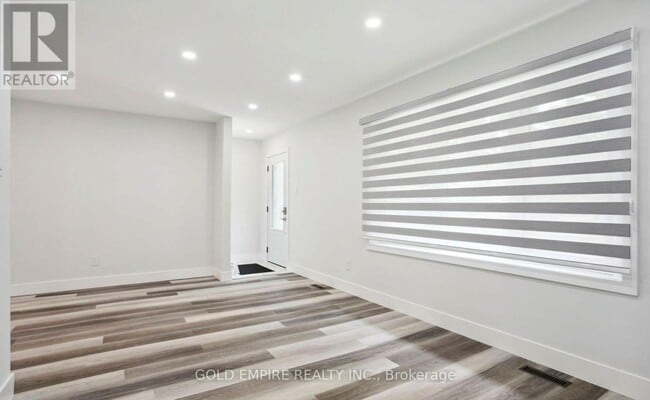 Building Photo - 396 Hudson Dr