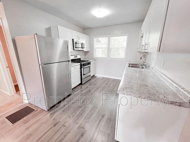 Building Photo - 6721 W 76th St