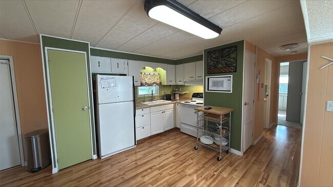 Foto del edificio - 3037 88th St Cir E