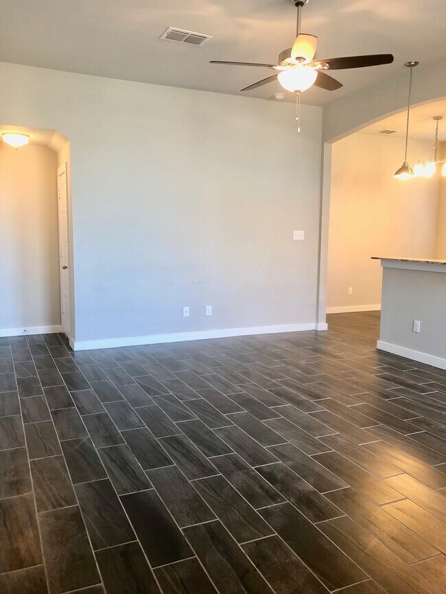 Foto del edificio - LUXURY 2 STORY DUPLEX LOCATED IN MIDLOTHIAN, TEXAS!