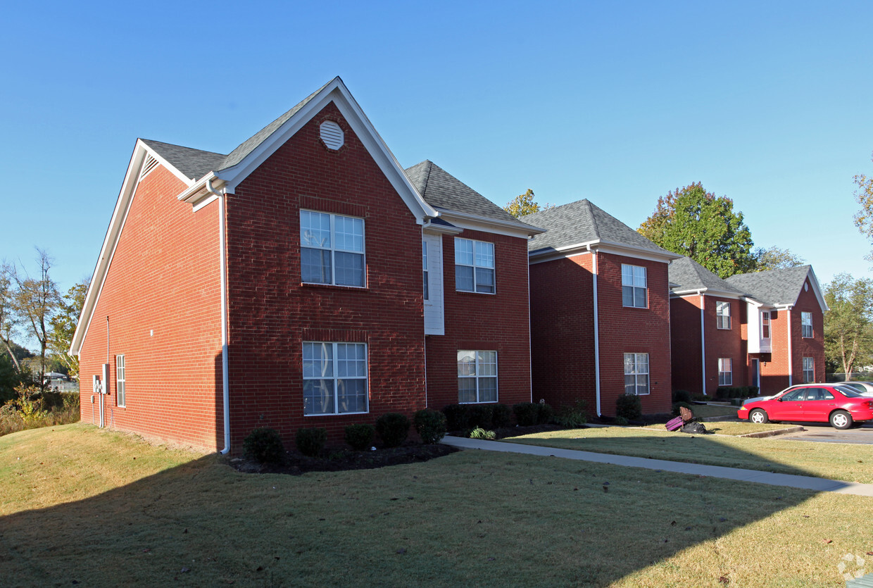 Primary Photo - Barrington Woods Townhomes