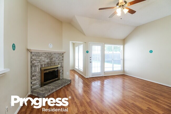 Building Photo - 1211 Old Knoll Dr
