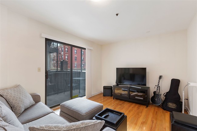 Building Photo - 406 4th St