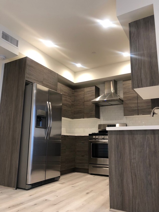 Primary Photo - 1545 South Fairfax Avenue, Unit PH1