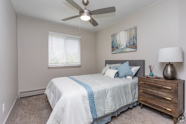 2BR, 1BA - 720 SF - North 49 Apartments