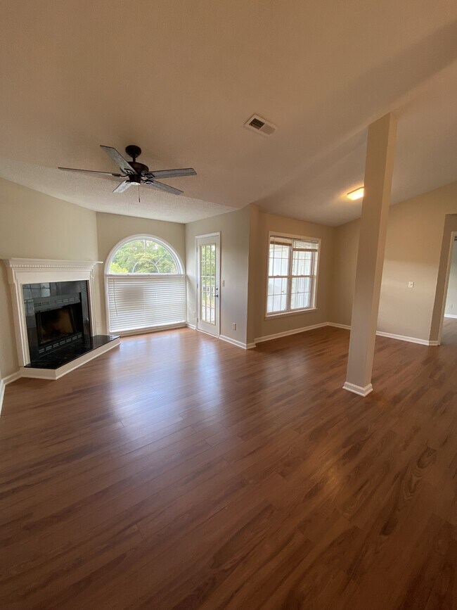 Foto del edificio - 3614 Morris Farm Dr