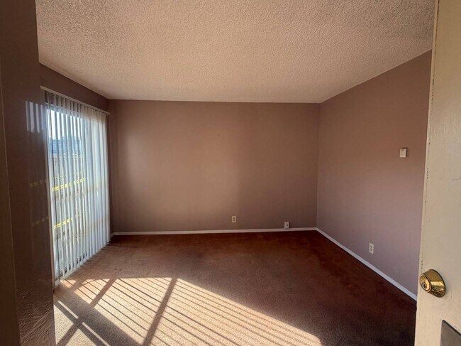 Foto del edificio - 4260 Clayton Rd