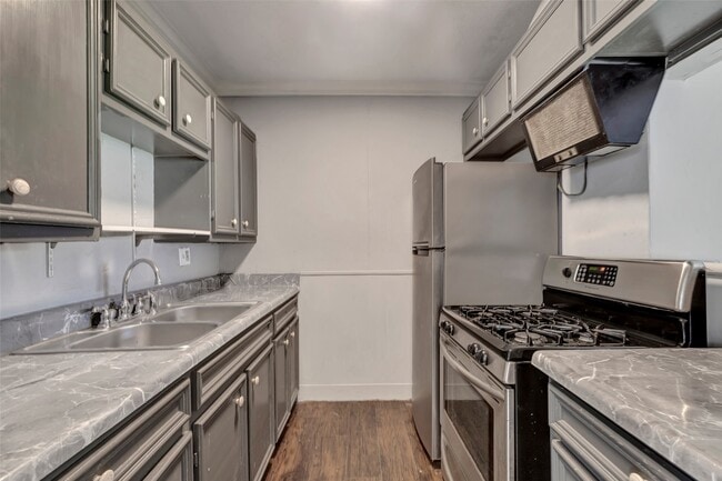 Building Photo - 1102 Northwood St