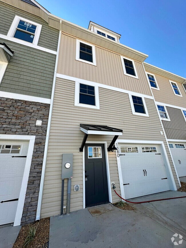 3 Bedroom Townhomes for Rent in 22834
