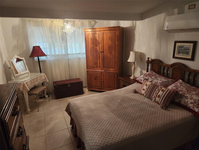 Foto del edificio - 1597 NE 53rd Ct