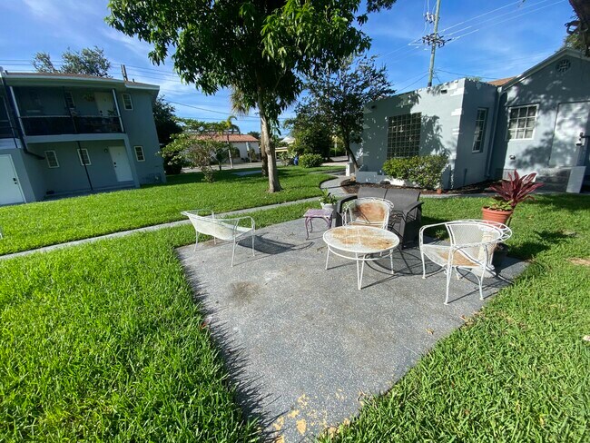 Foto del edificio - 112 Lake Ave