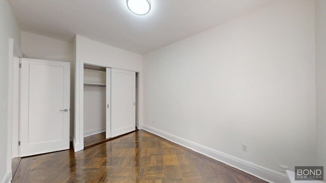 Building Photo - 24 E 80th St