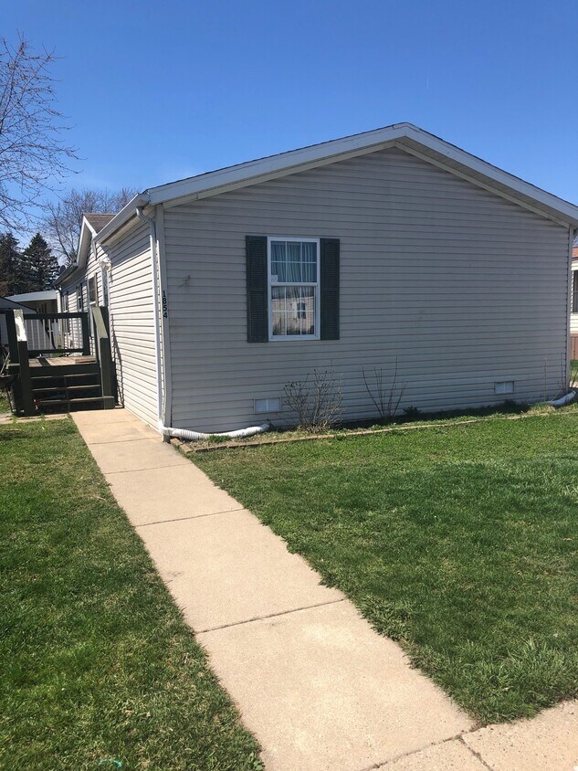 Primary Photo - 1854 Aldrin Ct