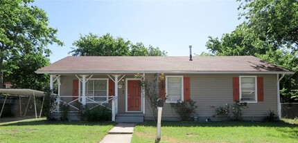 Building Photo - 1205 Forest St