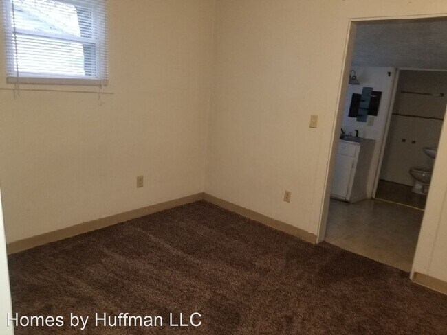 Building Photo - 1 br, 1 bath House - 1322 E. Illinois Street