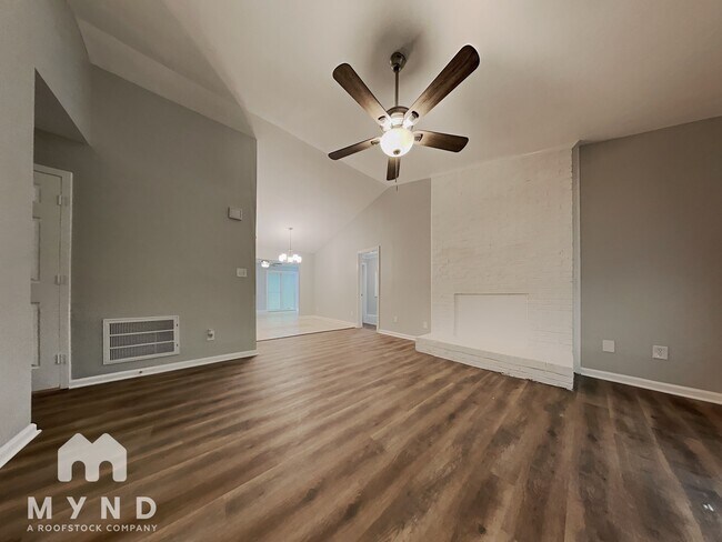 Foto del edificio - 5842 Olivet Dr