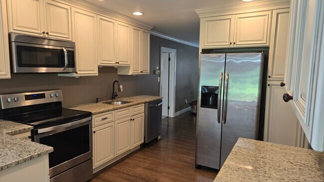 Foto del edificio - 337 Wheeler Rd