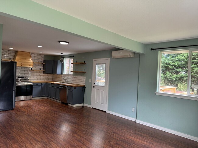 Foto del edificio - Absolutely darling 2 bedroom 2 bath Tracyt...