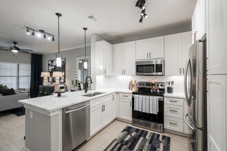 Building Photo - 4855 Magnolia Cove Dr