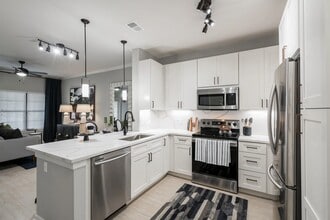 Building Photo - 4855 Magnolia Cove Dr