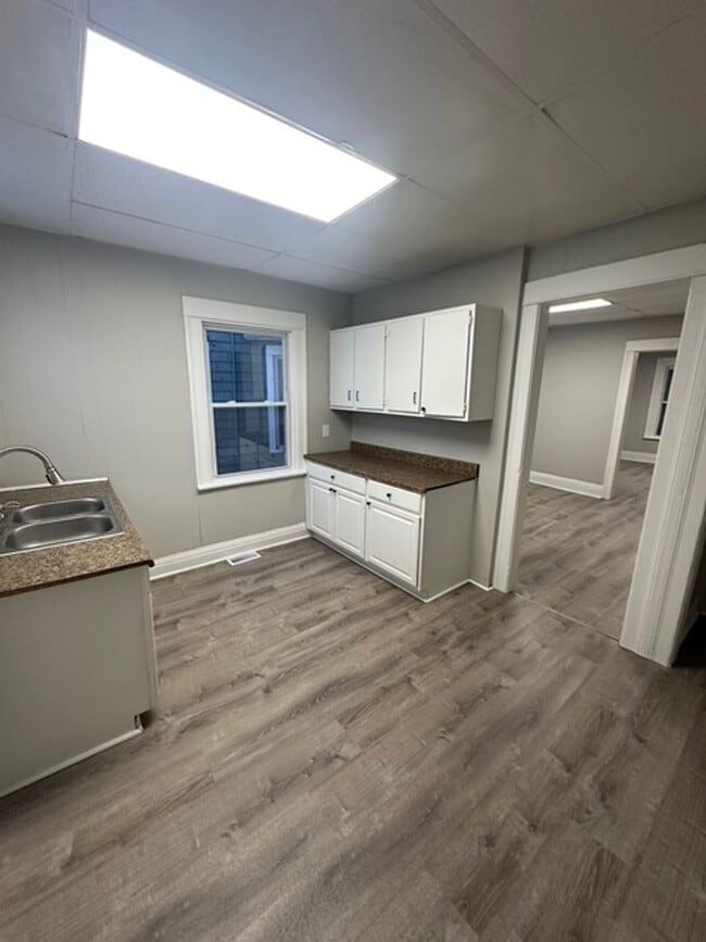 Building Photo - 142-144 Bowman St