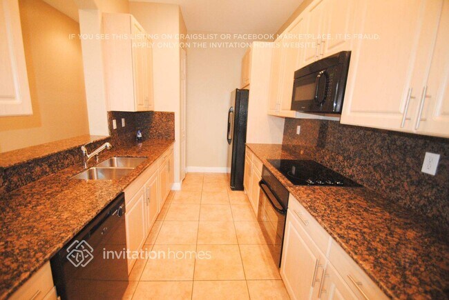 Building Photo - 6990 Julia Gardens Dr