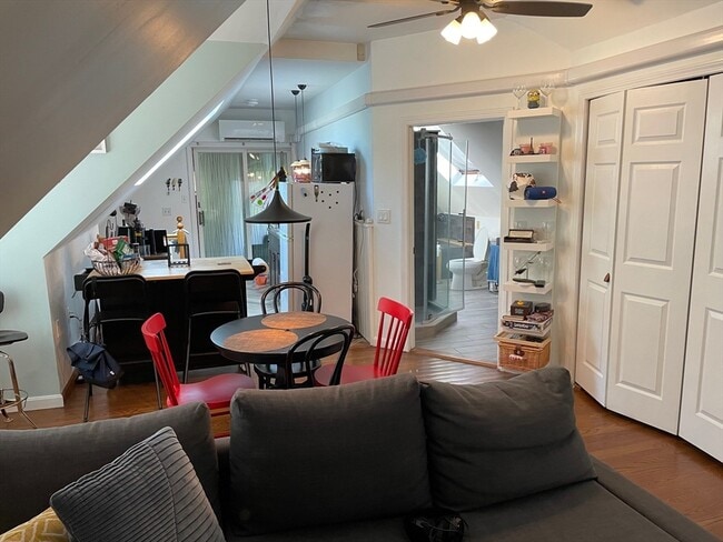 Foto del edificio - 105-107-107 Harvard St