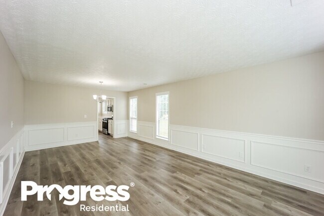 Building Photo - 211 Lasso Dr