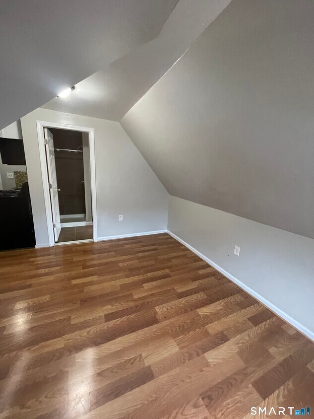 Foto del edificio - 269 Laurel Ave