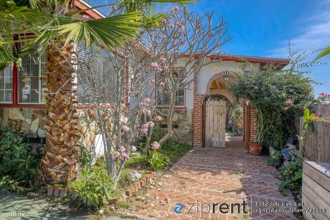 Foto del edificio - 2 br, 2 bath House - 1026 DE GARMO DR, Los...