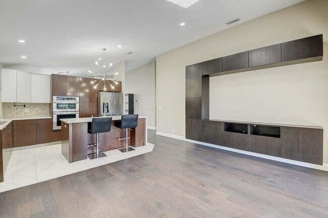 Foto del edificio - 8561 Tourmaline Blvd