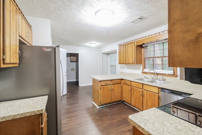 Foto del edificio - 1418 Hillside Pl SE