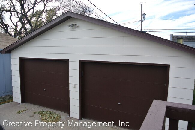 Building Photo - 1500 Main St S