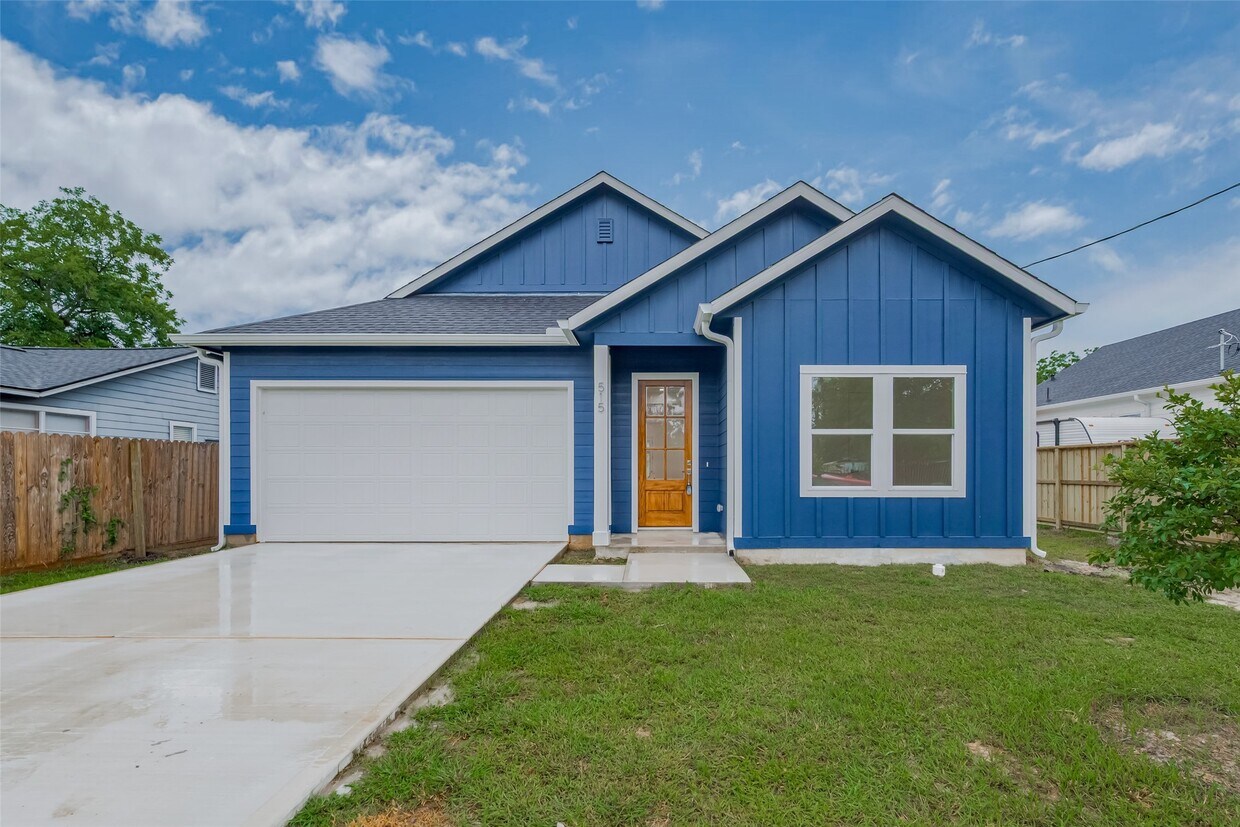 Foto principal - 515 Briarcliff Dr